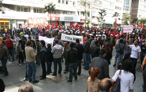 1 Mayıs’Ta Yine Taksim’Deydik
 - 2