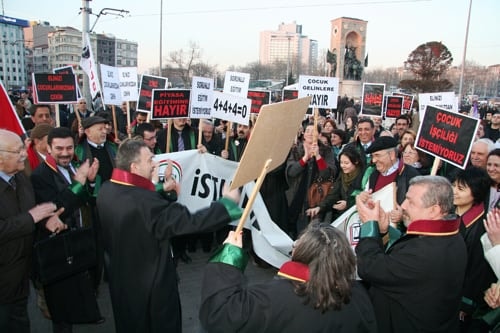 4+4+4 Dayatması Yürüyüşle Protesto Edildi

 - 40