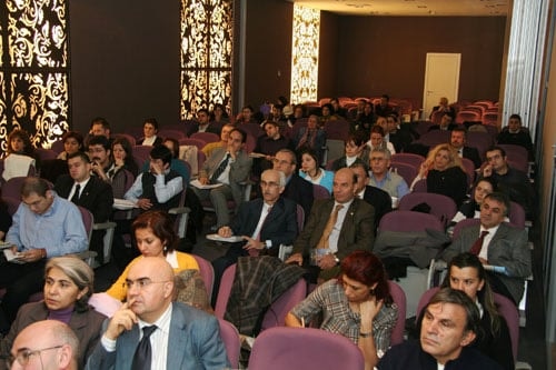 Prof. Dr. Av. Erdener Yurtcan:
“Ceza Avukatı Özgürlük Mücadelesi Verir” - 16