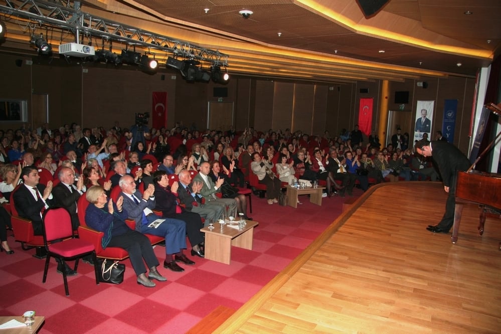 Çağdaş Yaşam Cumhuriyet Ödülü Ümit Kocasakal’a Verildi - 139