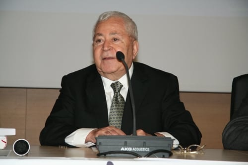 Hukuk Eğitimi Büyük Bir Kaosa Sürüklenmiştir - 80