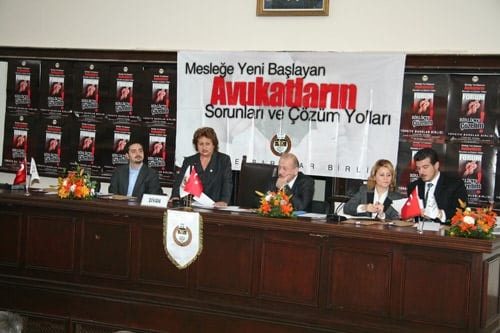 Mesleğe Yeni Başlayan Avukatların Sorunları Forumda Tartışıldı  - 23