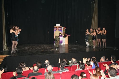 Adam Adamdır

 - 31