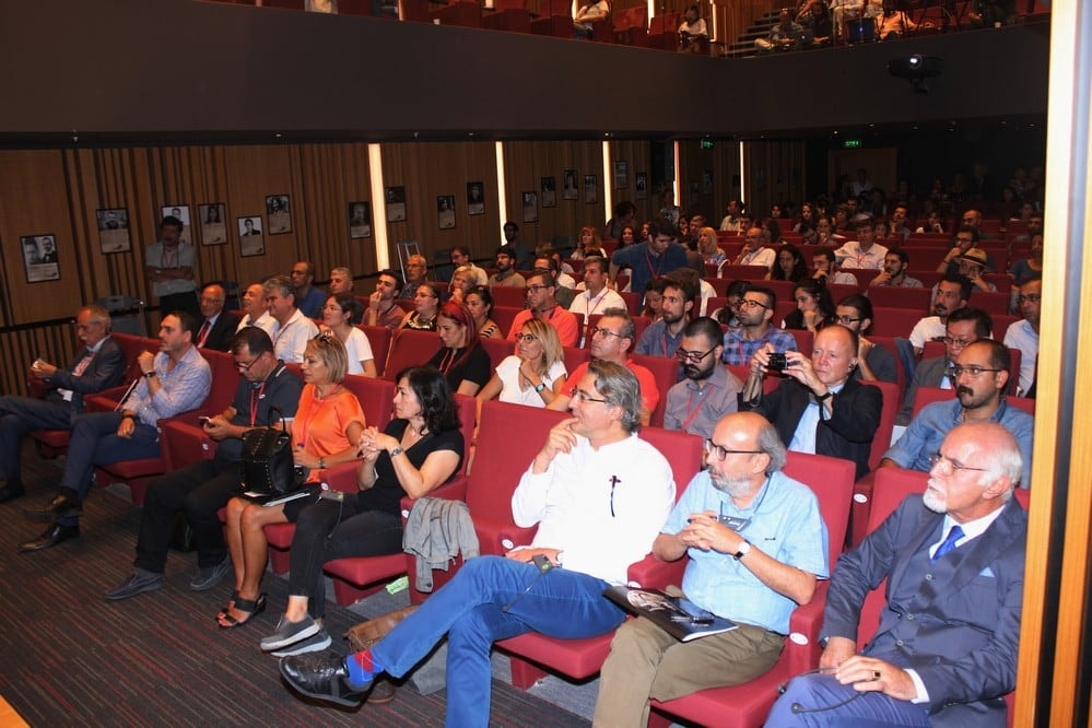 Uluslararası Konferans: ‘Ayın Karanlık Yüzü’ - 180