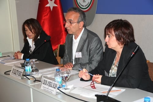 Hukuk Ve Tıp Mensupları Arasında Ortak Dil
 - 16