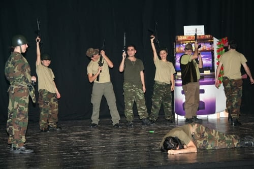 Adam Adamdır

 - 22