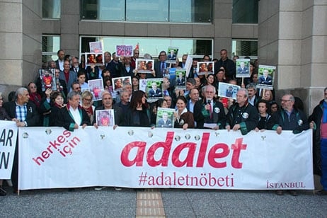 Biz Hukuk Devleti İstiyoruz