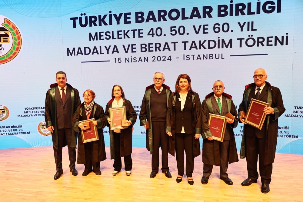Meslekte 40, 50 ve 60 Yılını Dolduran Meslektaşlarımıza Plaket Verildi - 178
