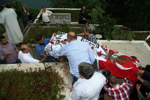 Av. Cengiz Kayıtmazer Son Yolculuğuna Uğurlandı
 - 71