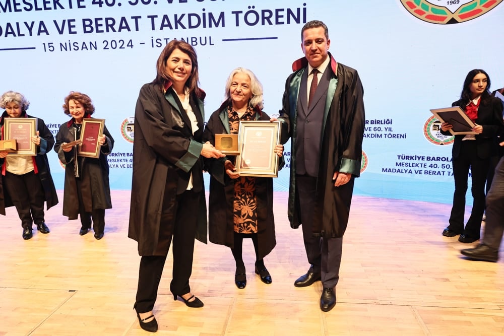 Meslekte 40, 50 ve 60 Yılını Dolduran Meslektaşlarımıza Plaket Verildi - 264