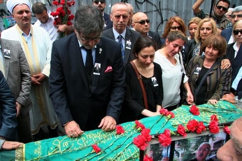 Av. Cengiz Kayıtmazer Son Yolculuğuna Uğurlandı
 - 25