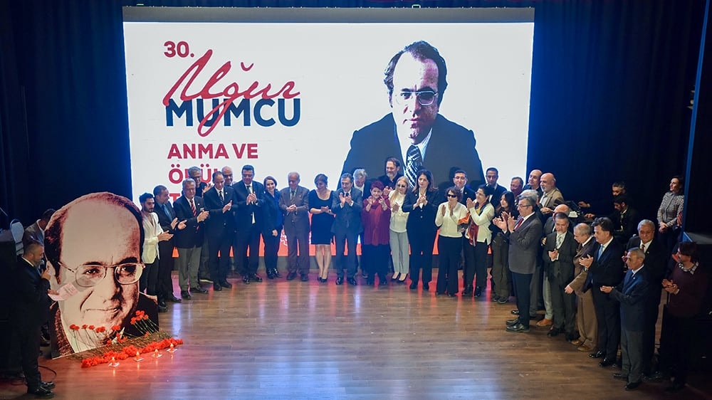Başkanımız Av. Filiz Saraç'a Uğur Mumcu Ödülü - 4