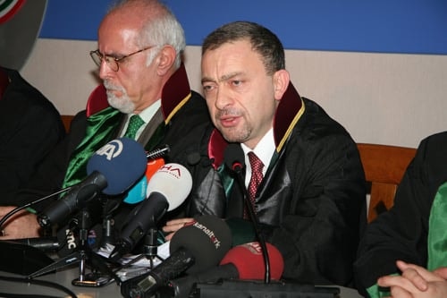 Baroya Karşı Hukuksuzlukların, Sindirme Ve Yıldırma Girişimlerinin Yoğunlaşması Üzerine İstanbul Barosu Yönetim Kurulu Olağanüstü Genel Kurul Kararı Aldı
 - 59