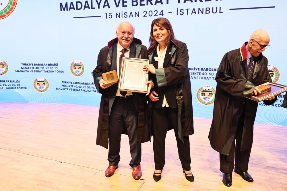 Meslekte 40, 50 ve 60 Yılını Dolduran Meslektaşlarımıza Plaket Verildi - 289