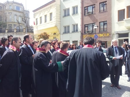 Kamu Avukatlarının Mağduriyetlerinin Giderilmesi Ve Özlük Haklarının İyileştirilmesi İstendi
 - 1