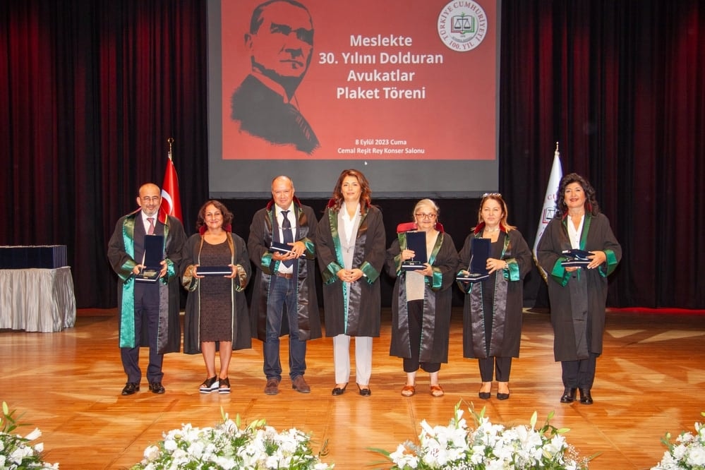 Meslekte 25, 30 ve 35 Yılını Dolduran Meslektaşlarımıza Plaket Verildi - 35