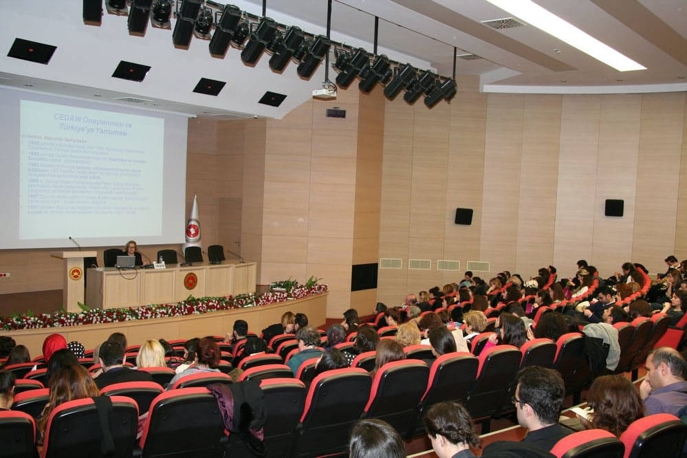 Kadın Hakları ve Aile İçi Şiddet Konulu Sertifika Programı Devam Ediyor - 43