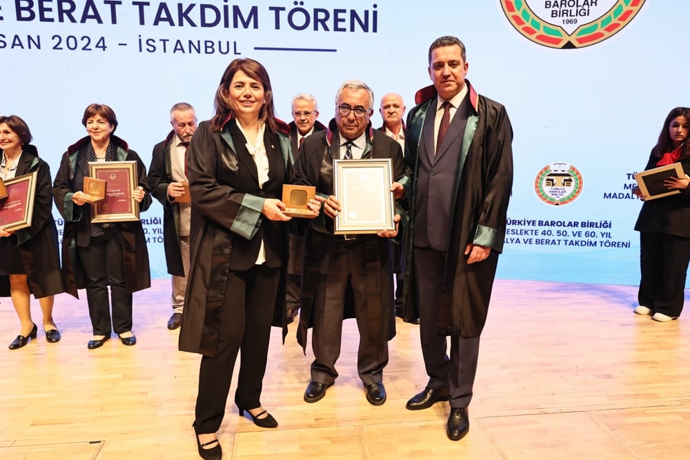 Meslekte 40, 50 ve 60 Yılını Dolduran Meslektaşlarımıza Plaket Verildi - 277