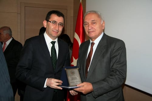 Hukuk Eğitimi Büyük Bir Kaosa Sürüklenmiştir - 101