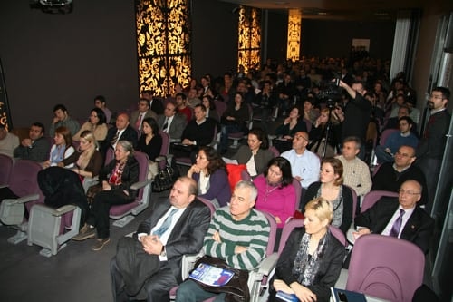 Uluslararası Ödeme Aracı Olan Çekin Ceza Yasası Kapsamına Alınması Eleştirildi

 - 1