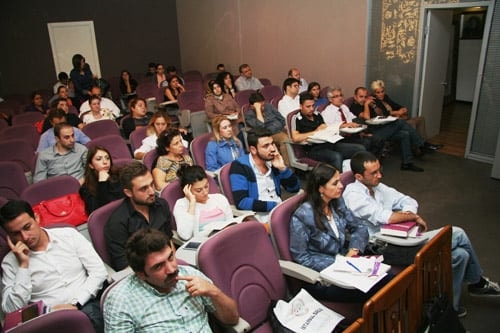 Kadın Hakları Ve Aile İçi Şiddet Konulu Sertifika Programı Devam Ediyor

 - 33