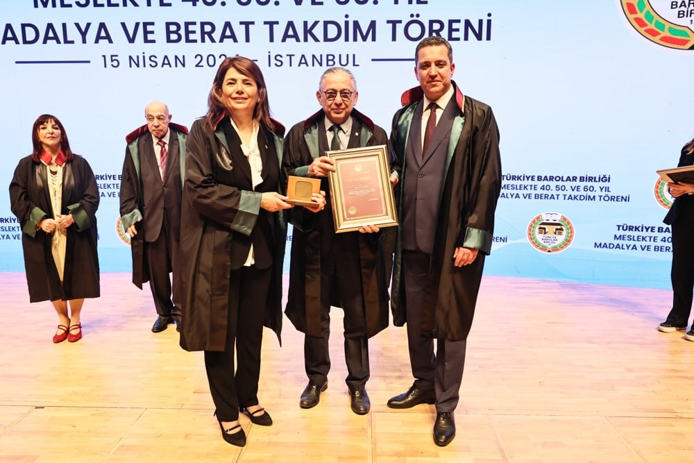 Meslekte 40, 50 ve 60 Yılını Dolduran Meslektaşlarımıza Plaket Verildi - 282