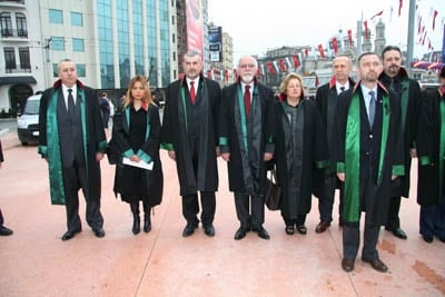 5 Nisan Avukatlar Gününü Kutlamıyoruz

 - 12