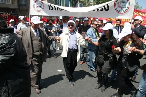 1 Mayıs’Ta Yine Taksim’Deydik
 - 21