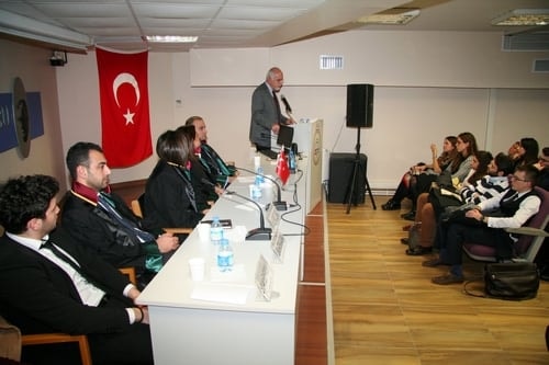 Avukatlar, Kurtçuklardan Muhteşem Kelebekler Yapmayı Becerenlerdir

 - 31