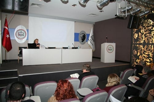 “Kadın Hakları Ve Aile İçi Şiddet” Konulu Sertifika Programı

 - 53