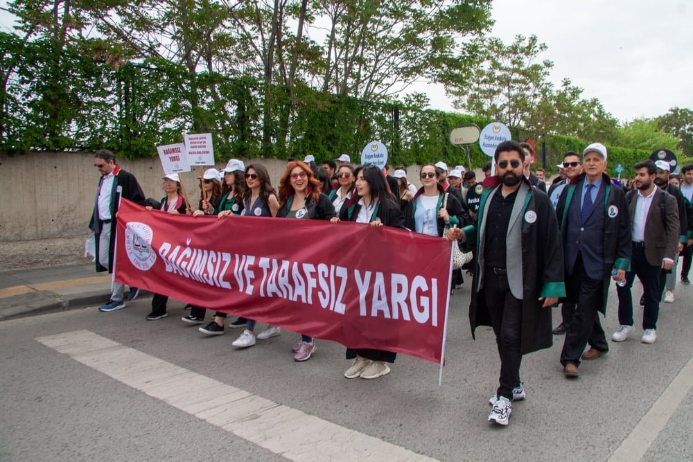 Binlerce Meslektaşımızla “Avukat İçin de Adalet” İçin Ankara’da Bir Araya Geldik - 36