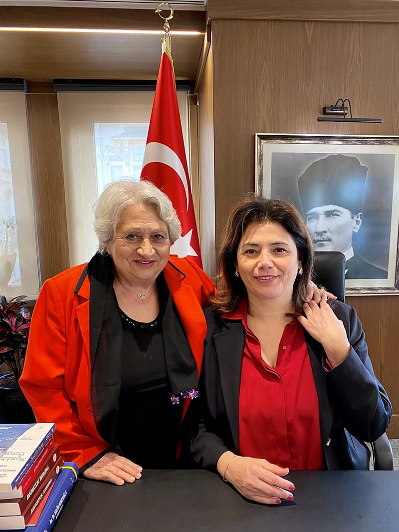 Av. Berra Besler Baro Başkanımız Av. Filiz Saraç’ı Ziyaret Etti - 1