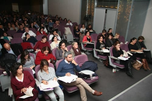 “Kadın Hakları Ve Aile İçi Şiddet” Konulu Sertifika Programı Devam Ediyor

 - 21