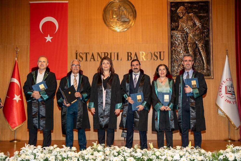 Meslekte 25, 30 ve 35 Yılını Dolduran Meslektaşlarımıza Plaket Verildi - 35