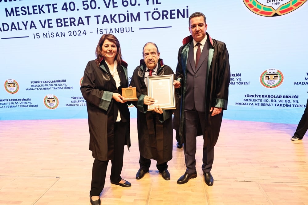 Meslekte 40, 50 ve 60 Yılını Dolduran Meslektaşlarımıza Plaket Verildi - 320