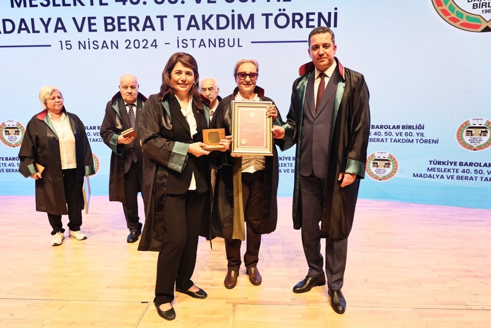 Meslekte 40, 50 ve 60 Yılını Dolduran Meslektaşlarımıza Plaket Verildi - 332