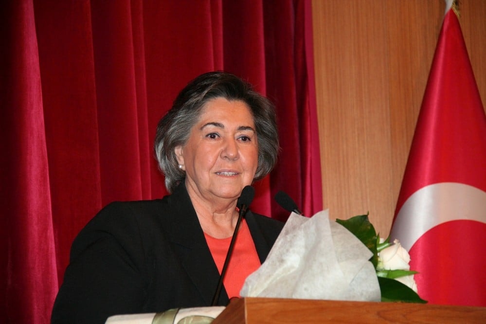 2018 Mahmut Esat Bozkurt Hukuk Ödülü Av. Nazan Moroğlu’na Verildi - 10