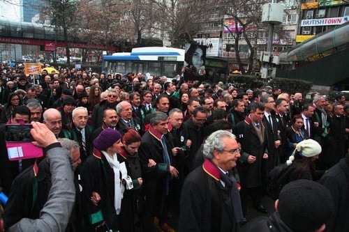 Polis Devleti Değil Hukuk Devleti

 - 64