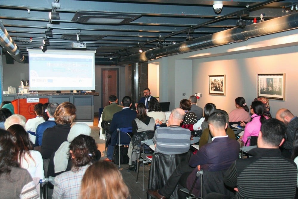 Mülteci ve Göçmen Çocuklar İçin HELP Online kursu - 15