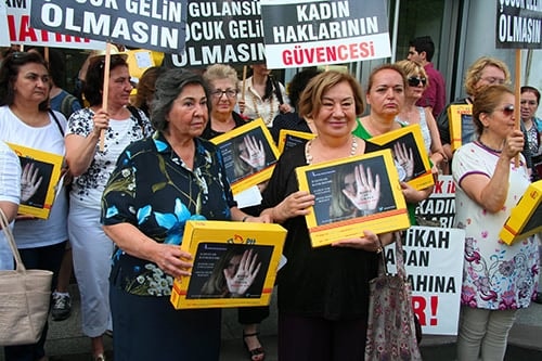 Kampanyada Toplanan Bir Milyonu Aşkın İmza 
Tbmm Başkanlığına Gönderildi - 16