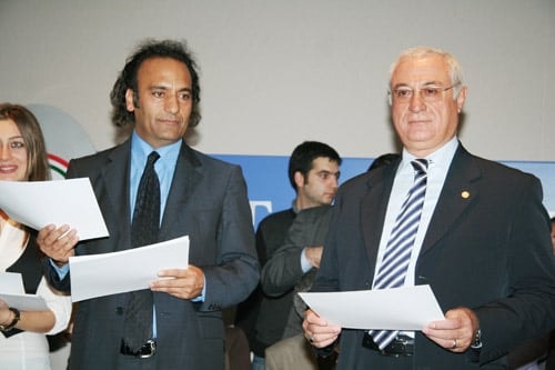 16. Dönem İngilizce Derslerine Katılanlara Katılım Belgeleri Verildi - 15