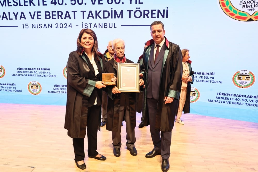 Meslekte 40, 50 ve 60 Yılını Dolduran Meslektaşlarımıza Plaket Verildi - 317