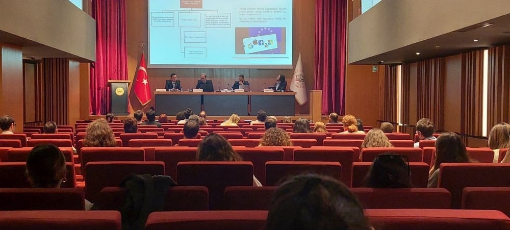 “Elektronik Ticaretin Düzenlenmesi” Semineri - 24