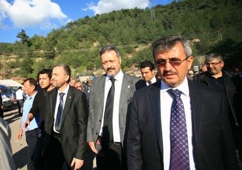 İstanbul Barosu Başkan Ve Yönetim Kurulu Üyeleri, Acıyı Paylaşmak, İncelemelerde Bulunmak İçin Soma’Daydı

 - 11