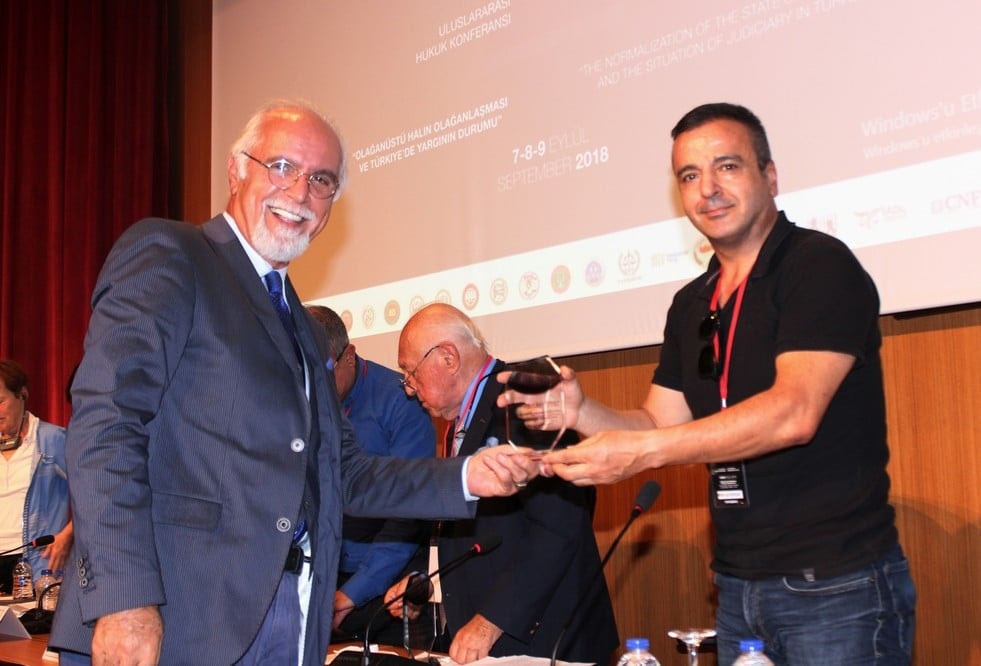 Uluslararası Konferans: ‘Ayın Karanlık Yüzü’ - 192