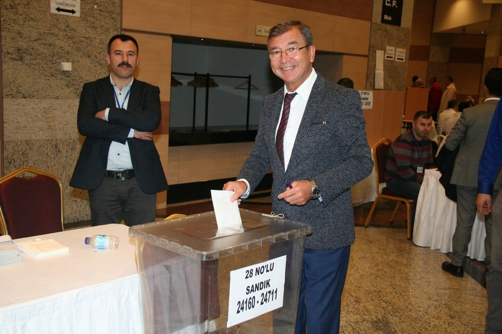 Başkan Durakoğlu Güven Tazeledi - 377