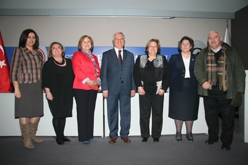 Türkiye Kadın Sorununu Çözerek Çağdaşlaşır
 - 34