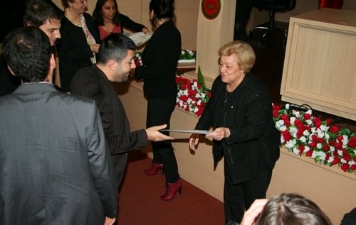 Sağlık Çalışanlarının Kadına Yönelik Şiddetin Önlenmesinde

Hukuki Ve Cezai Sorumluluğu 
 - 22