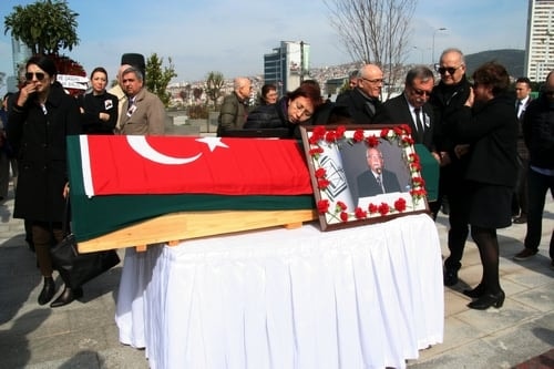 Örnek İnsan Av. Ekrem Erdal Üner’İ Son Yolculuğuna Uğurladık
 - 3