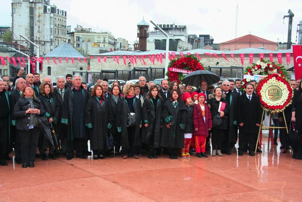 İstanbul Barosu, 23 Nisan Ulusal Egemenlik ve Çocuk Bayramında Taksim Cumhuriyet Anıtındaydı - 58